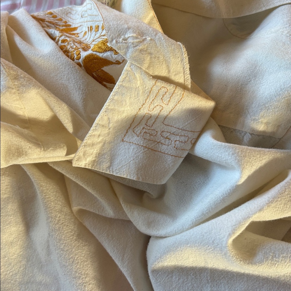 Cream and Gold Embroidered Shirt. Dress shirt. By ALTA CALIDAD. Made in Mexico. - Picture 13 of 14